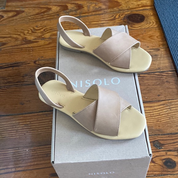 Nisolo Shoes - Nisolo all day cross strap sandal